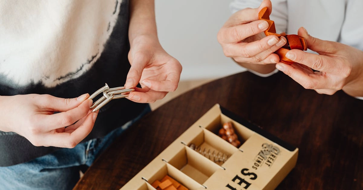 Самодельный игровой стол в античном стиле с золотой отделкой